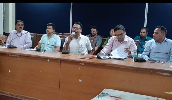 नैनीताल: उत्तराखंड अधीनस्थ सेवा चयन आयोग की स्नातक स्तरीय पदों की लिखित परीक्षा 14 जून को जनपद नैनीताल में आयोजित की जाएगी।