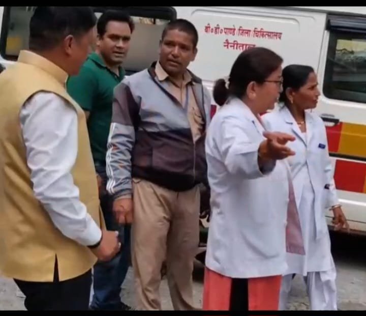 अस्पताल में सुरक्षा पर उठे सवाल, शराबी युवक ने मचाया हंगामा…