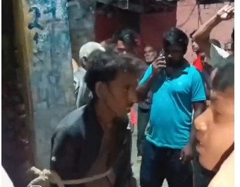 भीड़तंत्र का खतरनाक चेहरा: अफवाह के चलते युवक के साथ अमानवीय व्यवहार