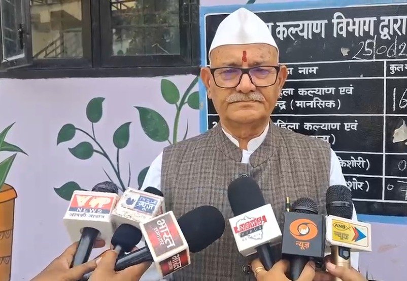 देहरादून में विकास कार्यों की समीक्षा, वंचित बच्चों के कार्यक्रम की हुई सराहना