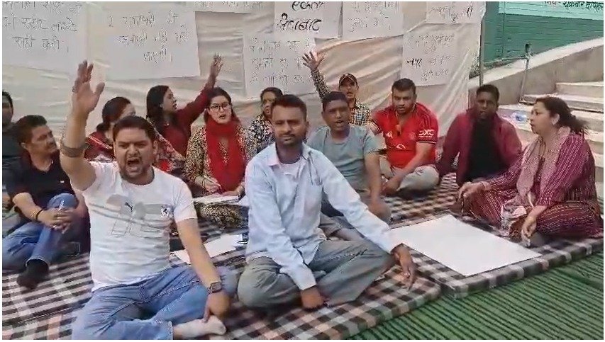 नैनीताल नगर पालिका में प्रशासन पर गंभीर आरोप, 11 सूत्रीय मांगों को लेकर सभासदों का प्रदर्शन