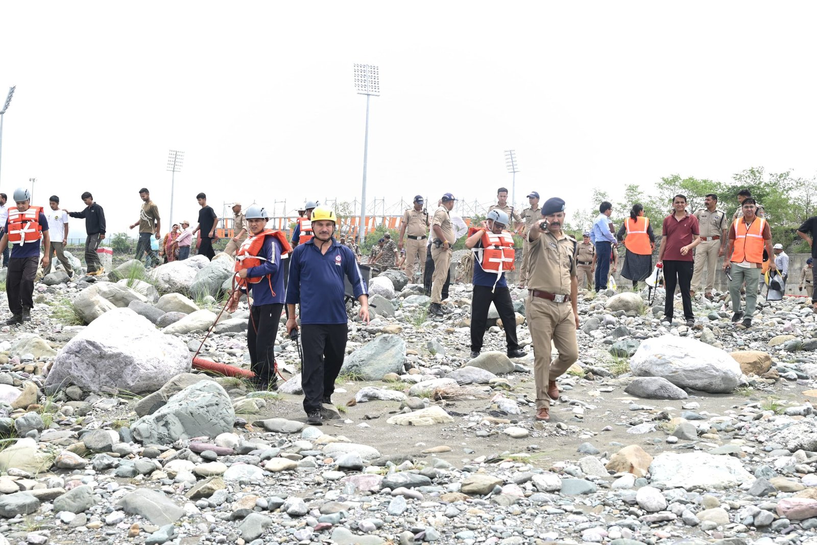 नैनीताल में आपदा प्रबंधन की बड़ी परीक्षा, पांच स्थानों पर एक साथ चला राहत अभियान