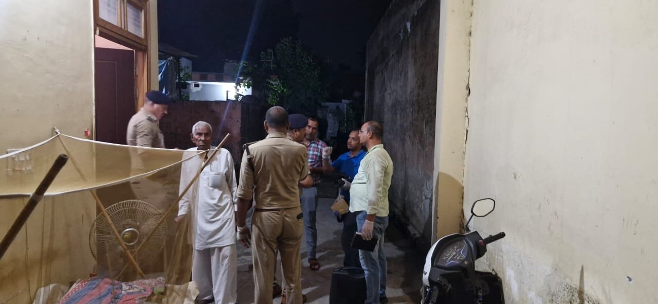 लाइसेंसी पिस्टल से भाई पर फायरिंग, प्रधान पति फरार