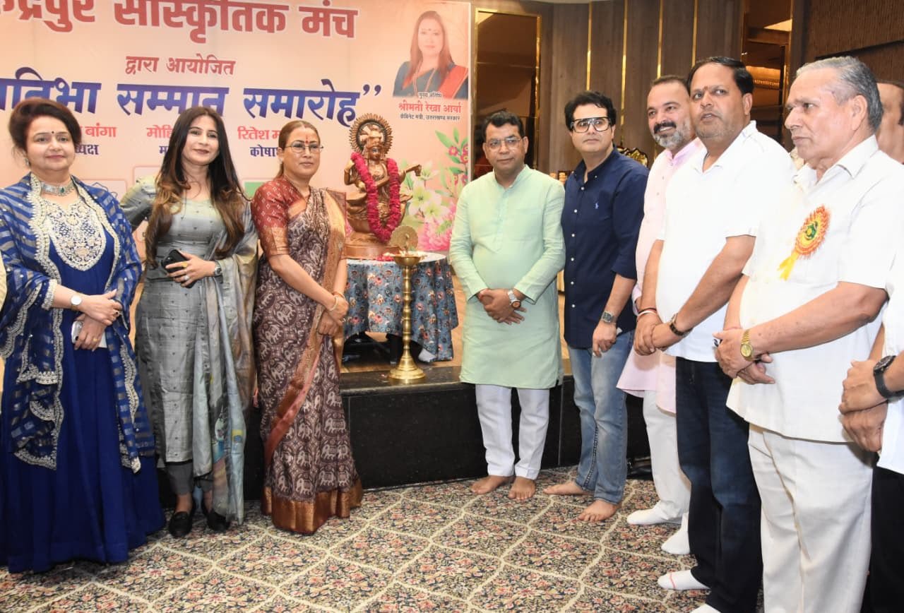 उत्तराखंड के होनहार छात्रों का सम्मान, रेखा आर्या बोलीं- बड़े सपने देखें और उन्हें पूरा करें