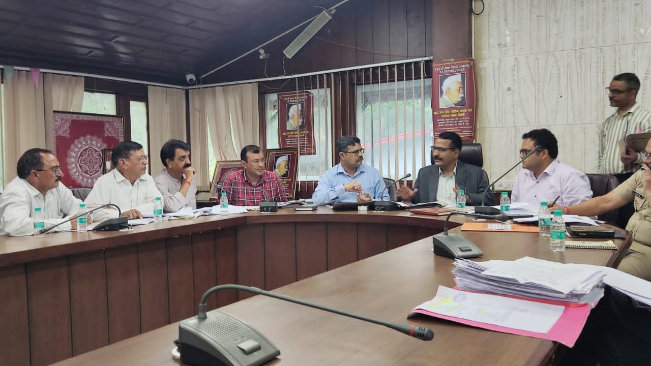 नैनीताल में राज्य आंदोलनकारी चिह्नीकरण प्रक्रिया पर मंथन, पारदर्शिता के साथ होगी जांच