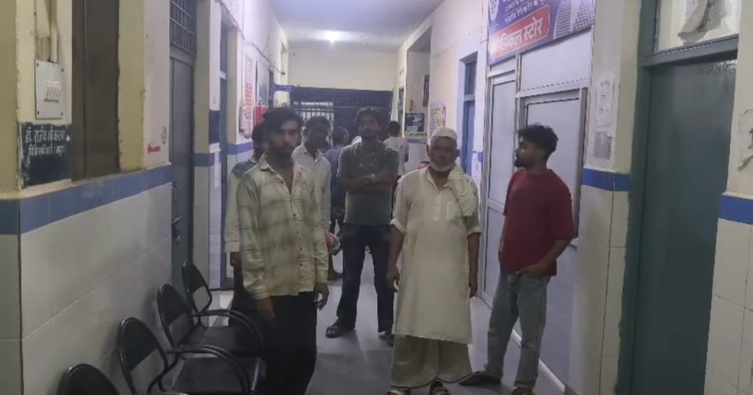 आम के बाग में विवाद के बाद हिंसा, दो मजदूर घायल, पुलिस जांच जारी