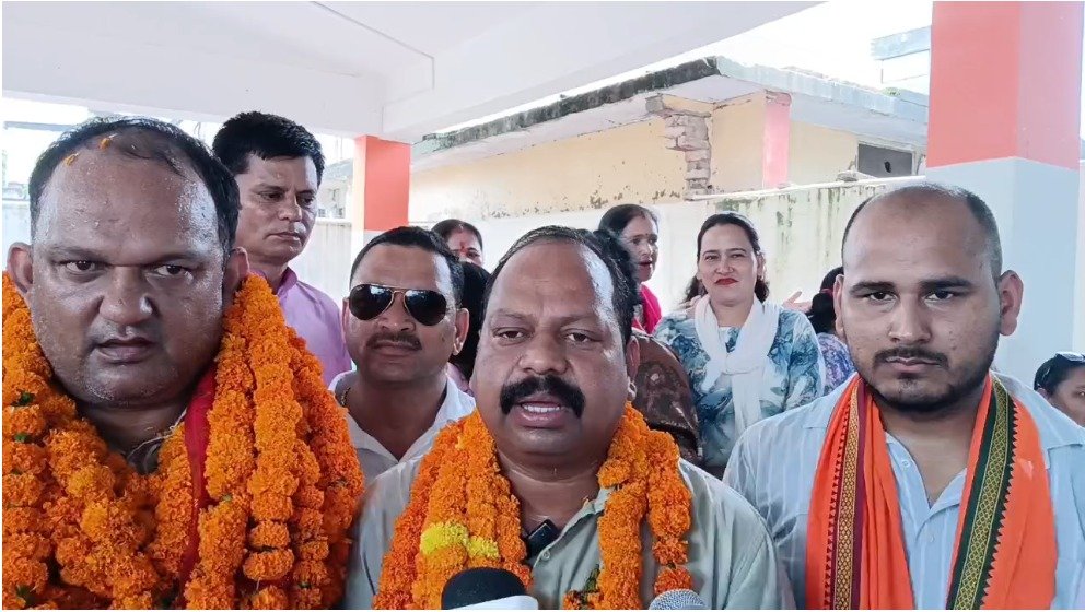 खटीमा में गोपाल बोरा का भव्य अभिनंदन, दूसरी बार निर्विरोध टीवीएस अध्यक्ष बनने पर कार्यकर्ताओं में उत्साह