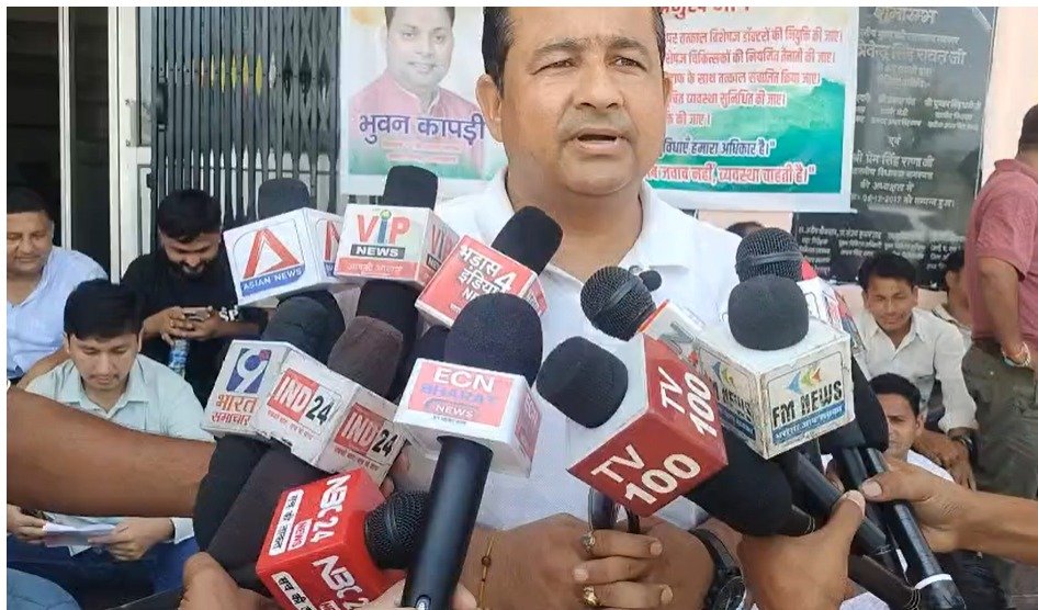 सात डॉक्टरों के तबादले से खटीमा में सियासत तेज, कांग्रेस ने सरकार से फैसले पर पुनर्विचार की मांग की
