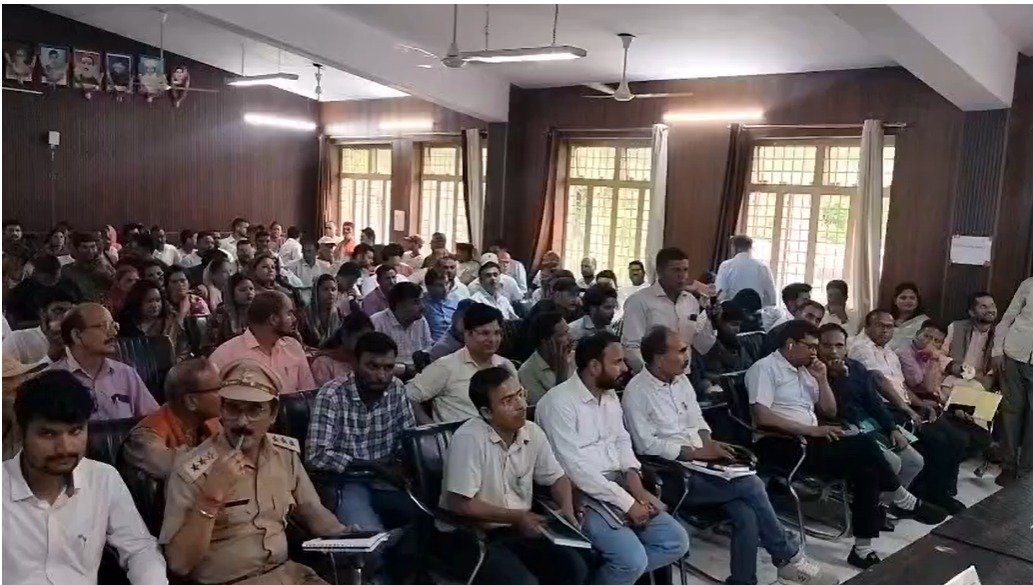 नारायणबगड़ बहुउद्देश्यीय शिविर में जनता की समस्याओं पर प्रशासन गंभीर, अधिकांश शिकायतों का मौके पर समाधान